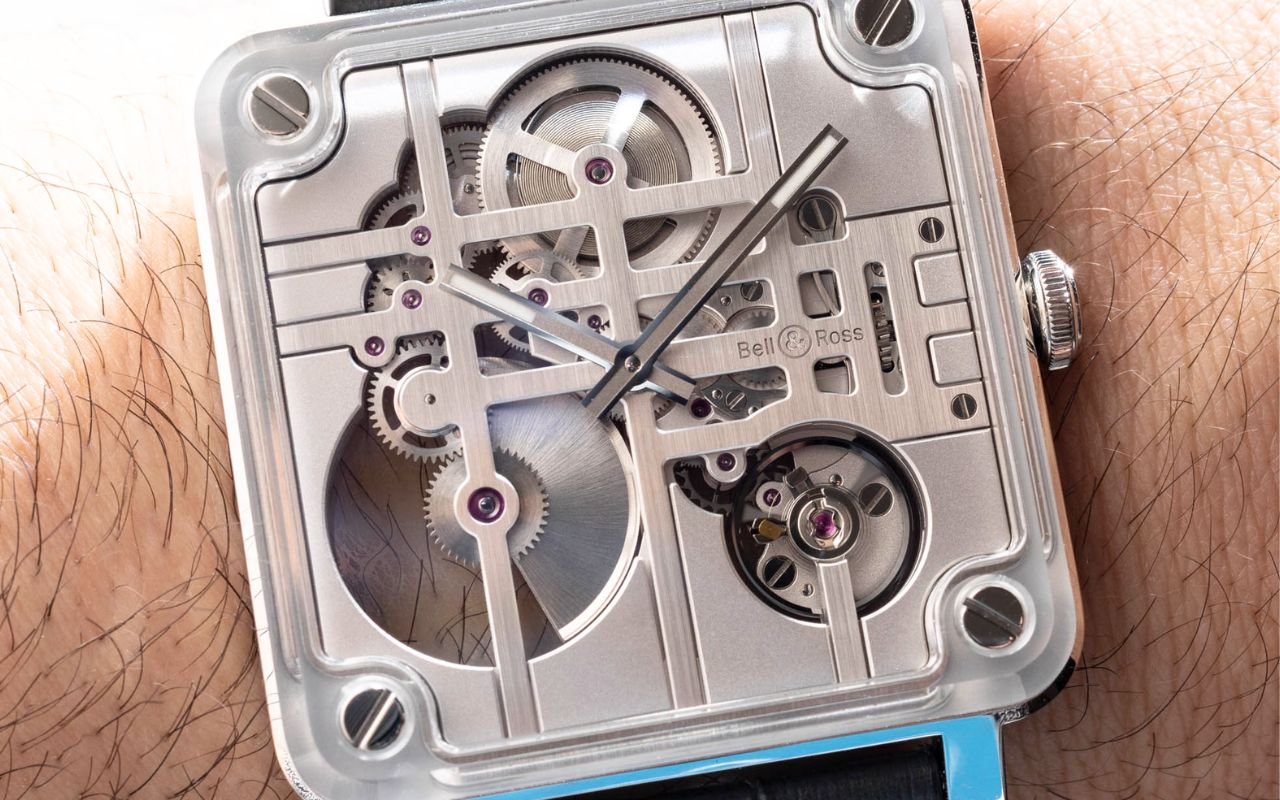 22 000 € pour 9 mm d'épaisseur : Bell & Ross frappe fort avec sa BR-X3 Micro-Rotor 2026, une montre carrée squelettée qui redéfinit l'horlogerie moderne