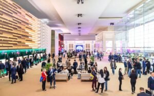 Après des années d’absence, Breitling débarque au plus grand salon horloger du monde