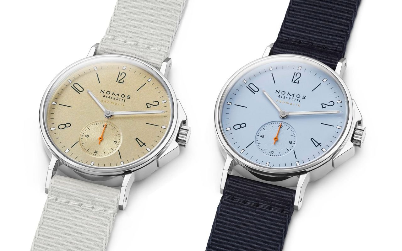 La Nomos Ahoi Neomatik Sand et Sky tient 200 m sous l'eau, embarque le calibre DUW 3001 et s'affiche à 3 260 € en 36,3 mm sans date