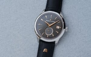 Deux variantes anniversaire pour la 1975 Legacy de Maurice Lacroix, avec cadran guilloché texturé et petite seconde : l’élégance sobre érigée en signature de collection