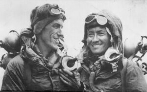 Ce que l’histoire officielle de l’Everest a effacé : Hillary portait une Smiths au poignet, pas la Rolex que tout le monde cite depuis 70 ans