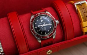 Casques et tuyaux de pompiers britanniques hors service finissent leur vie au poignet des amateurs de montres de luxe grâce à William Wood