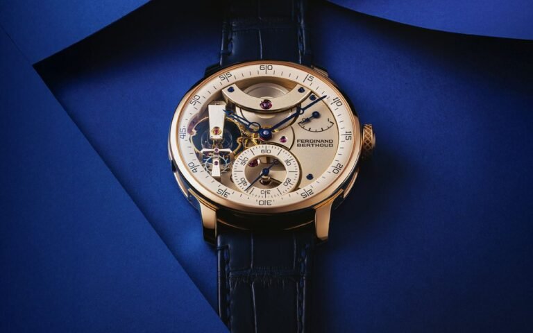 Ferdinand Berthoud vient de dévoiler sa version la plus radicale du Chronomètre FB 3SPC.2-1 : 42,30 mm, or rose 18 carats et maillechort sablé