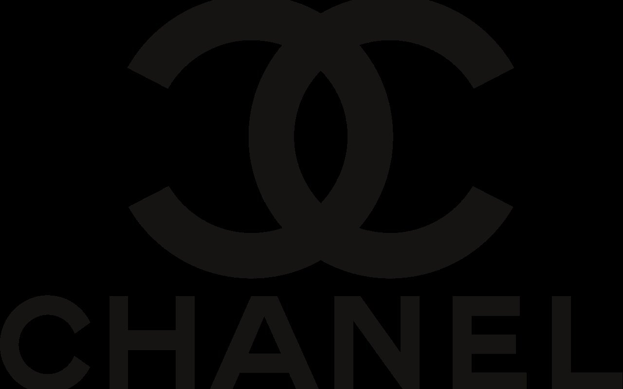 La Chanel J12 en céramique a réussi ce que toutes les maisons de mode ont raté : s’imposer comme une vraie référence et forcer l’horlogerie à changer de regard