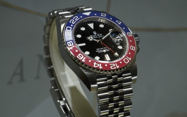 La Rolex GMT-Master Pepsi contre la Batman : pourquoi ce duel entre deux cadrans iconiques passionne encore les amateurs d’horlogerie de luxe aujourd’hui
