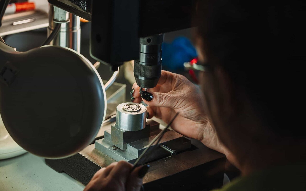 L’horlogerie allemande de Glashütte n’est pas réservée aux plus fortunés, et Bruno Sohnle en est la preuve que les amateurs s’échangent discrètement