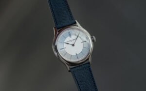 Quand le luxe horloger s’enivrait de spectaculaire, Laurent Ferrier quittait Patek Philippe pour prouver que la sobriété pouvait être plus désirable