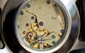 Quand l’horlogerie britannique agonisait, Robert Loomes a quitté tout le reste pour s’installer à Stamford et la ressusciter de ses propres mains