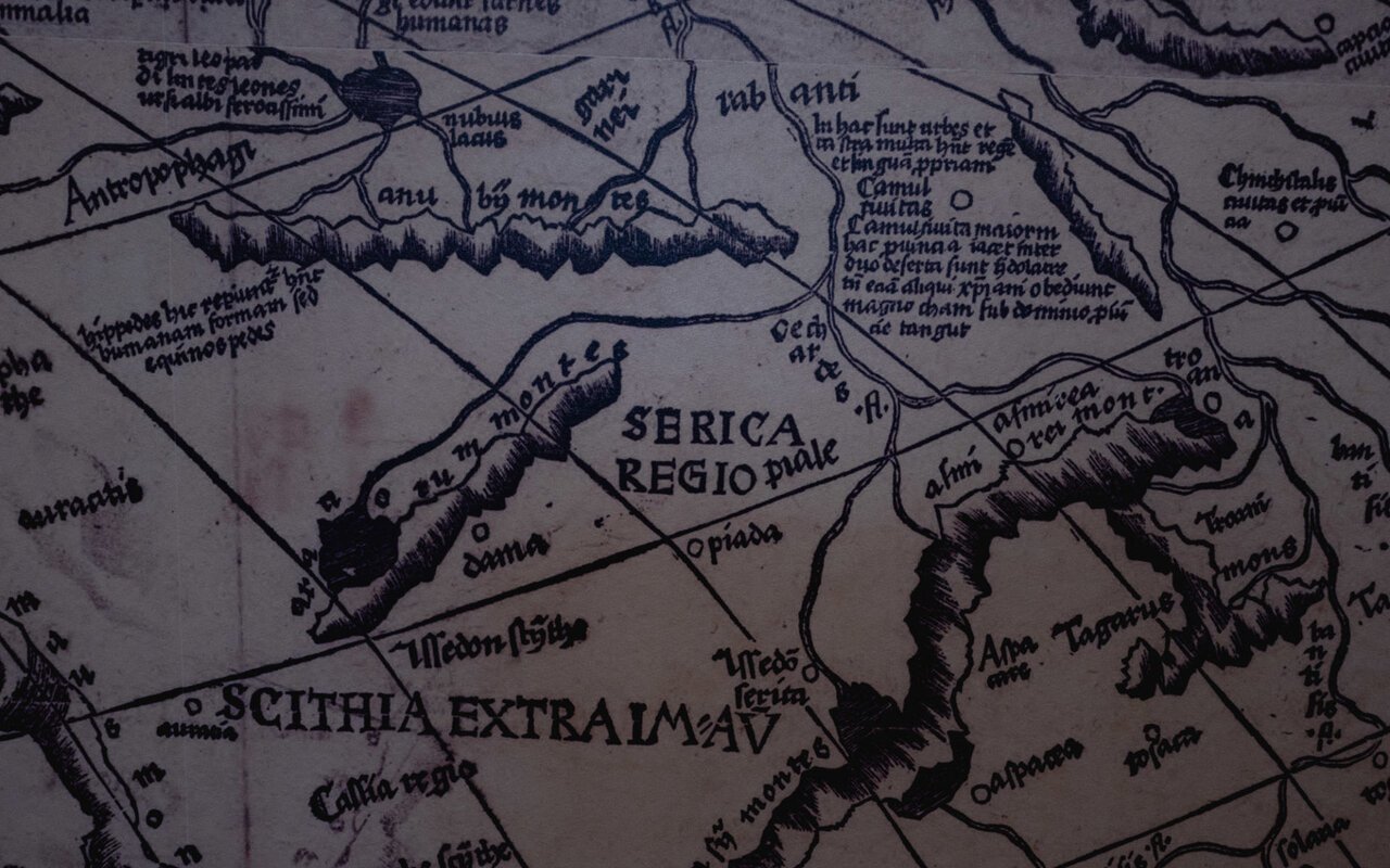 Serica, le microbrand français qui vient de s’imposer comme la référence inattendue de la montre de terrain vintage là où les grandes maisons ont renoncé
