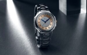 Atelier Wen et Massena LAB viennent de dévoiler une collaboration inédite : gravure à la main sur or et boîtier en tantale pour les amateurs de haute horlogerie