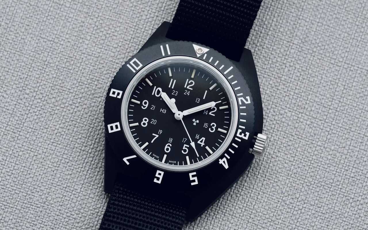 Ce que les grandes maisons horlogères refusaient, Marathon l’a fait avec la CeraShell Navigator : une montre pilote militaire en céramique enfin abordable