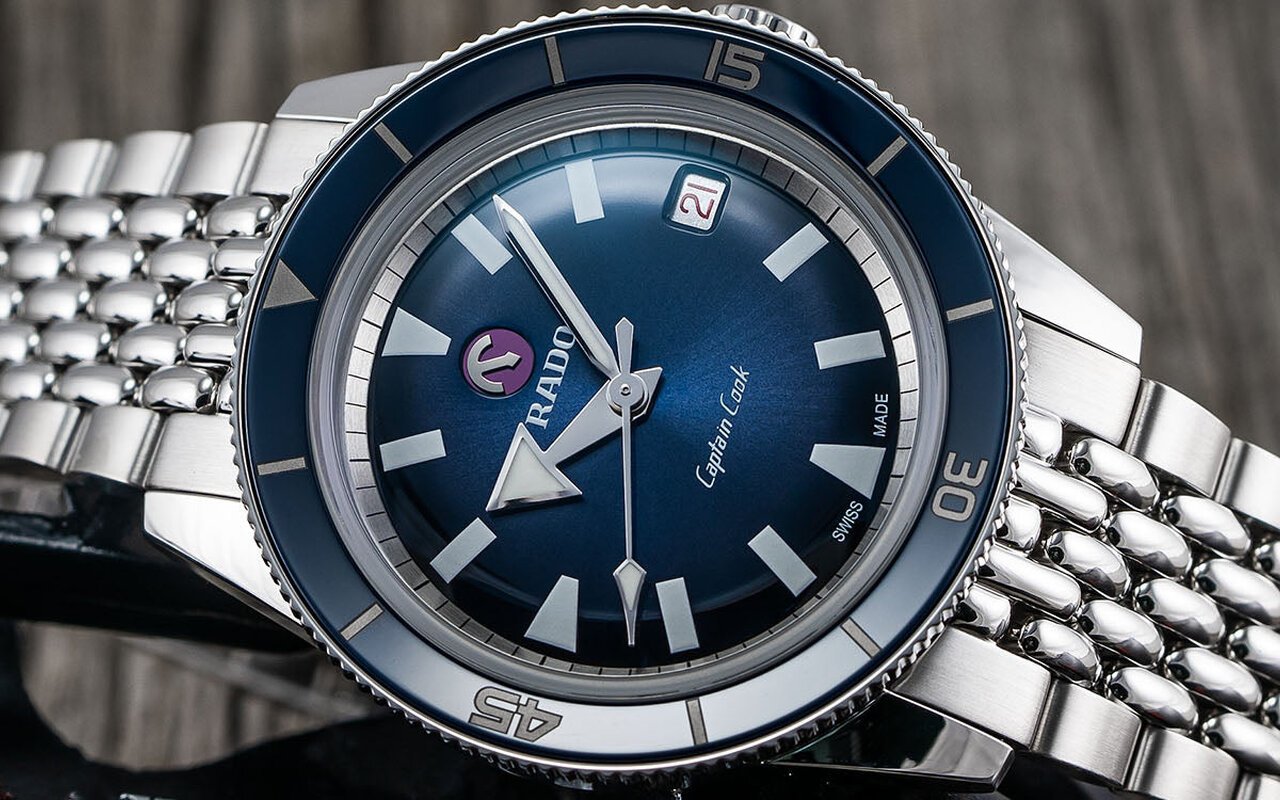 Céramique high-tech contre matériaux classiques : la Rado Captain Cook impose sa vision de la plongeuse suisse de luxe en 2024