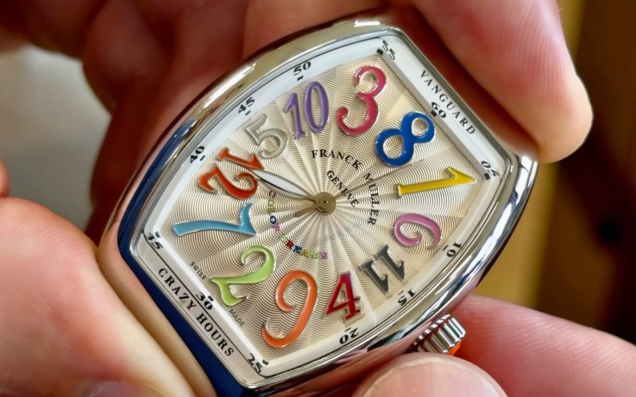 Chiffres déformés, heures dans le désordre : pourquoi les Crazy Hours de Franck Muller restent aujourd’hui encore une révolution dans l’horlogerie genevoise