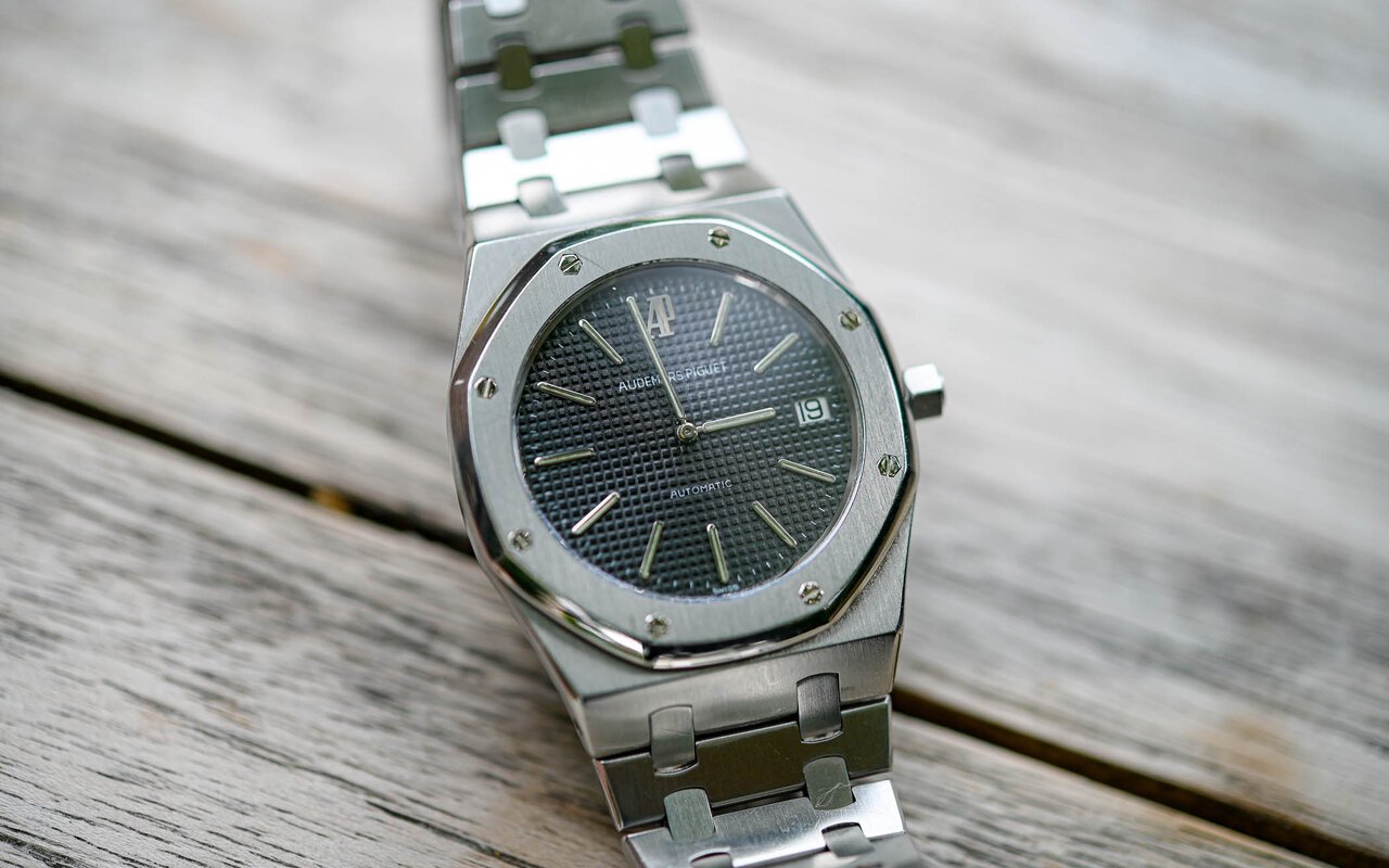 Cinquante ans après sa naissance, la Royal Oak Jumbo Extra-Plate revient exactement comme Audemars Piguet l’avait dessinée en 1972