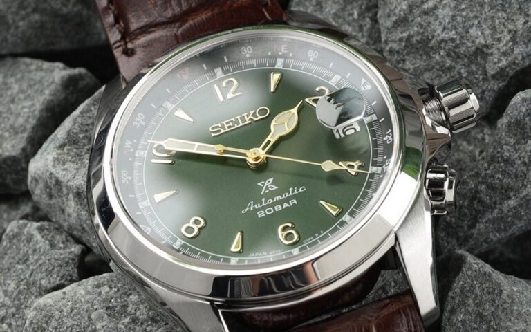 Conçue pour les sentiers japonais, la Seiko Alpinist est aujourd’hui l’une des montres les plus convoitées par les collectionneurs du monde entier