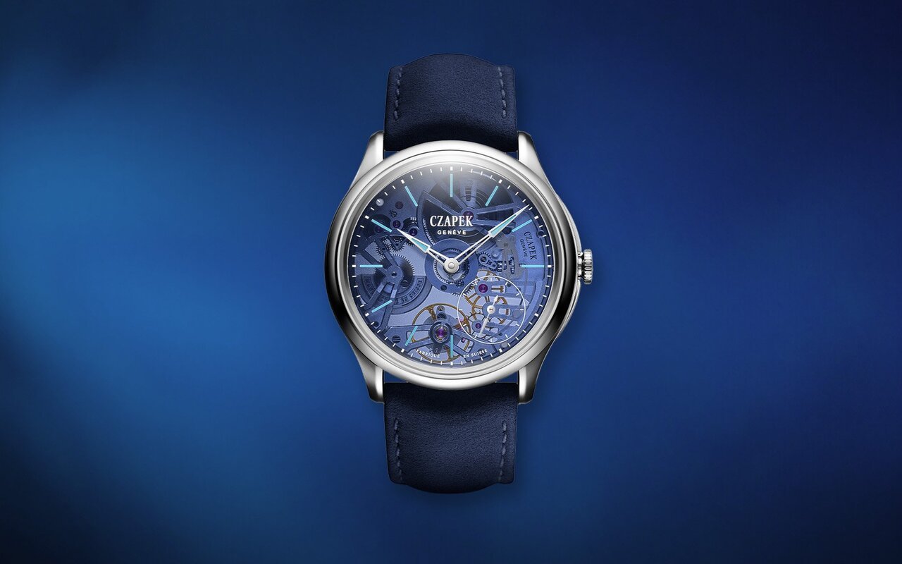 Czapek repousse les limites du squelette avec la Promenade Transparencies Aqua Blue, une montre dont le cadran saphir fumé bleu n’avait encore jamais été tenté