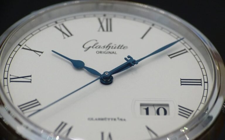 Héritage saxon intact, élégance classique redéfinie : la Glashütte Original Senator Panorama Date s’impose face aux grandes maisons suisses
