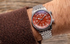 La Longines Legend Diver sans lunette s’impose aujourd’hui comme le choix des collectionneurs exigeants face à la version classique de cette plongeuse vintage