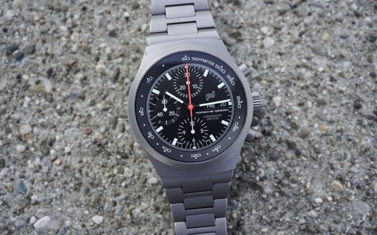 Le chrono légendaire de Porsche Design né en 1972 revient en titane intégral et perd du poids sans rien perdre de son mythe