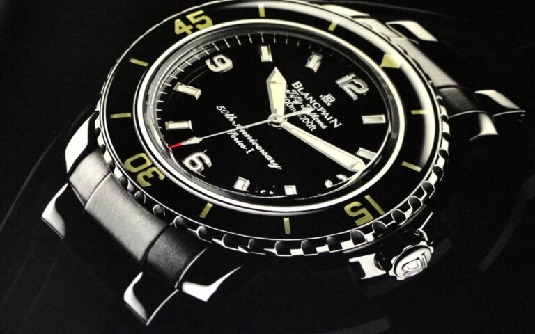 Les marques modernes ont tout essayé, mais la Blancpain Fifty Fathoms née en 1953 tient toujours son rang de référence absolue après sept décennies au sommet