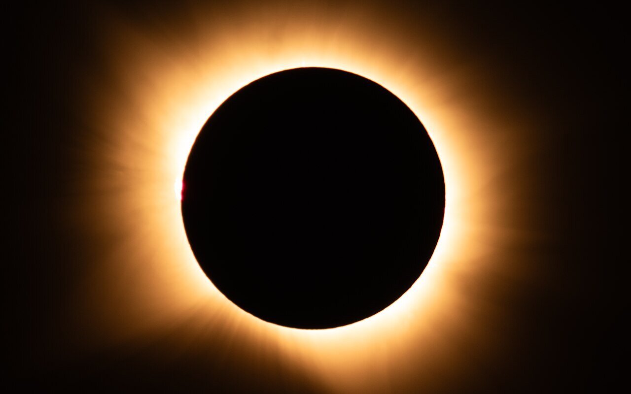 Nectere Eclipse : la montre ultra-plate lancee pour l’eclipse totale d’aout 2026