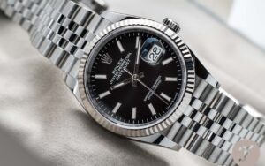 Née il y a quatre-vingts ans, la Rolex Datejust a inventé le guichet de date et l’horlogerie de luxe n’a jamais trouvé mieux depuis