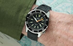 Ni italienne ni suisse, la Squale 1521 reste aujourd’hui la montre que les plongeurs professionnels choisissaient quand les grandes maisons ne suivaient plus