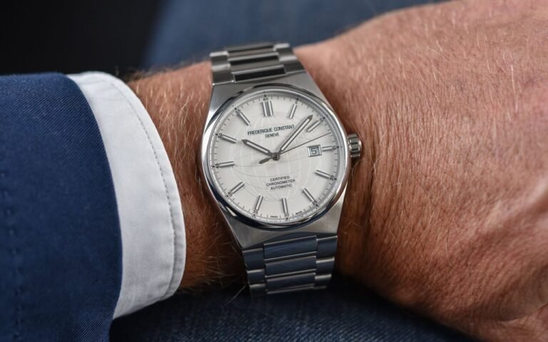 Pendant que les grandes maisons genevoises abandonnaient le sport chic accessible, la Frédérique Constant Highlife tenait le terrain sans sacrifier la finition