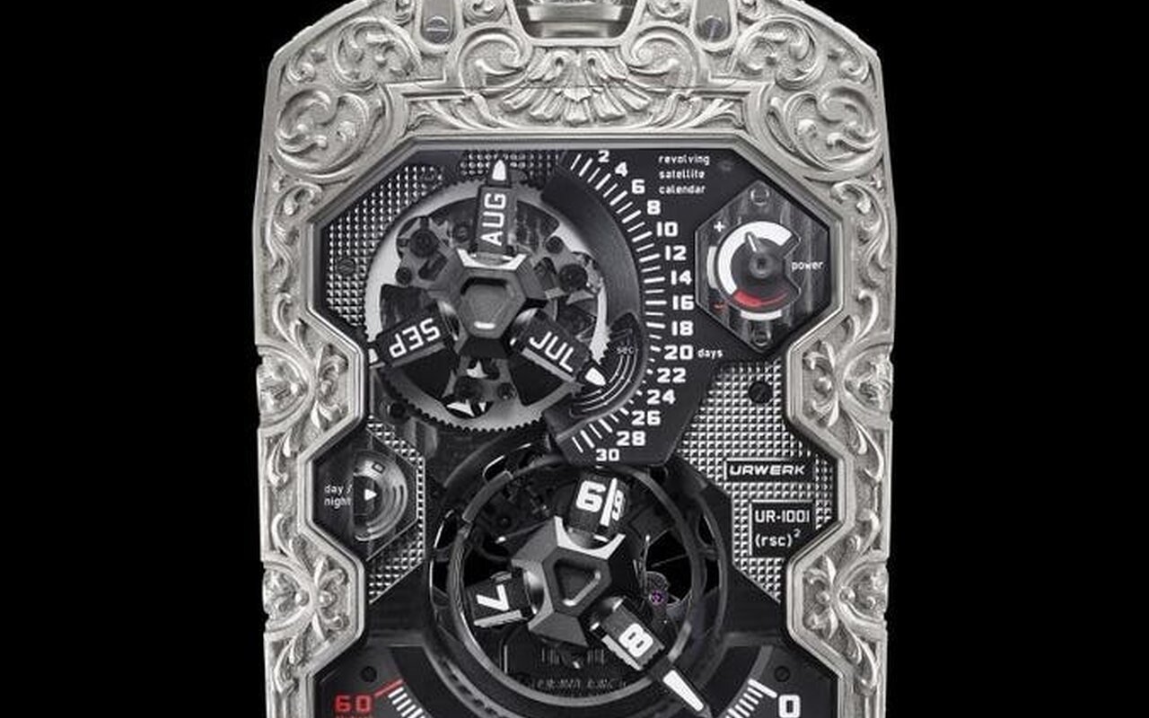 Taillée à la main pendant 500 heures, l’Urwerk UR-1001 Amadeus est la montre de poche unique qui défie ce que le luxe absolu peut produire