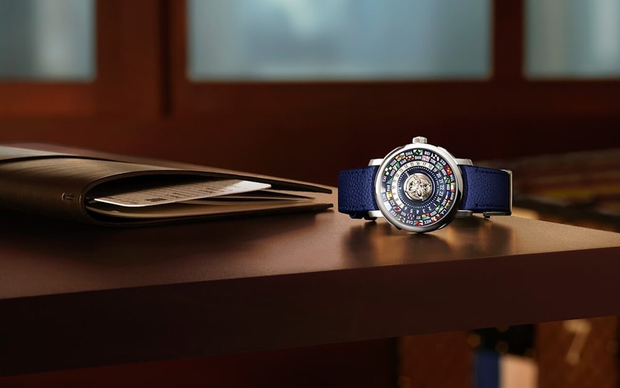 Vingt-quatre drapeaux peints à la main sur platine platine : ce que Louis Vuitton refuse encore d’automatiser sur l’Escale Worldtime