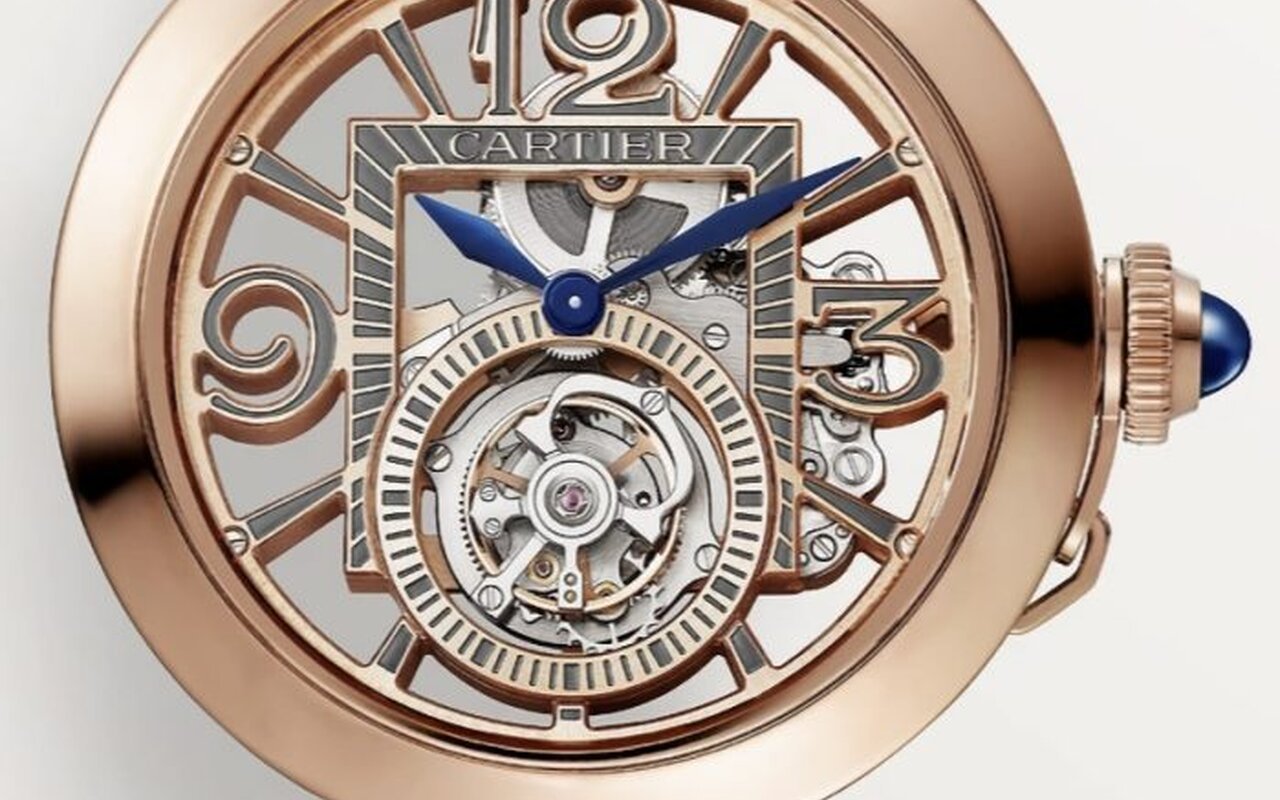 Derrière la Pasha de Cartier, deux histoires : une commande du pacha de Marrakech et le génie de Gérald Genta en 1985 pour en faire une montre étanche iconique