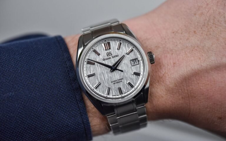 Grand Seiko SLGH005 White Birch : le cadran écorce de bouleau qui a remporté le prix de la montre homme du Grand Prix de Genève face aux Suisses