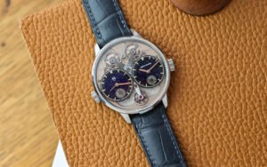 La Armin Strom Dual Time GMT Resonance vient de redéfinir la montre GMT : au lieu de gérer deux fuseaux séparément, elle les relie par résonance physique