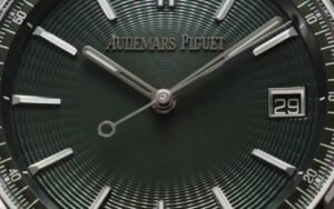 Moquée et transformée en mème en 2019, la Code 11.59 d’Audemars Piguet a fini par convaincre la critique
