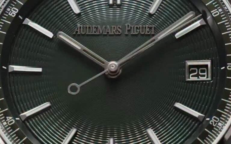 Moquée et transformée en mème en 2019, la Code 11.59 d’Audemars Piguet a fini par convaincre la critique