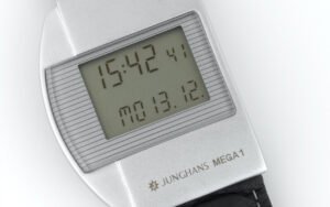 En 1990, la Junghans Mega 1 devenait la première montre-bracelet au monde à recevoir l’heure des horloges atomiques allemandes