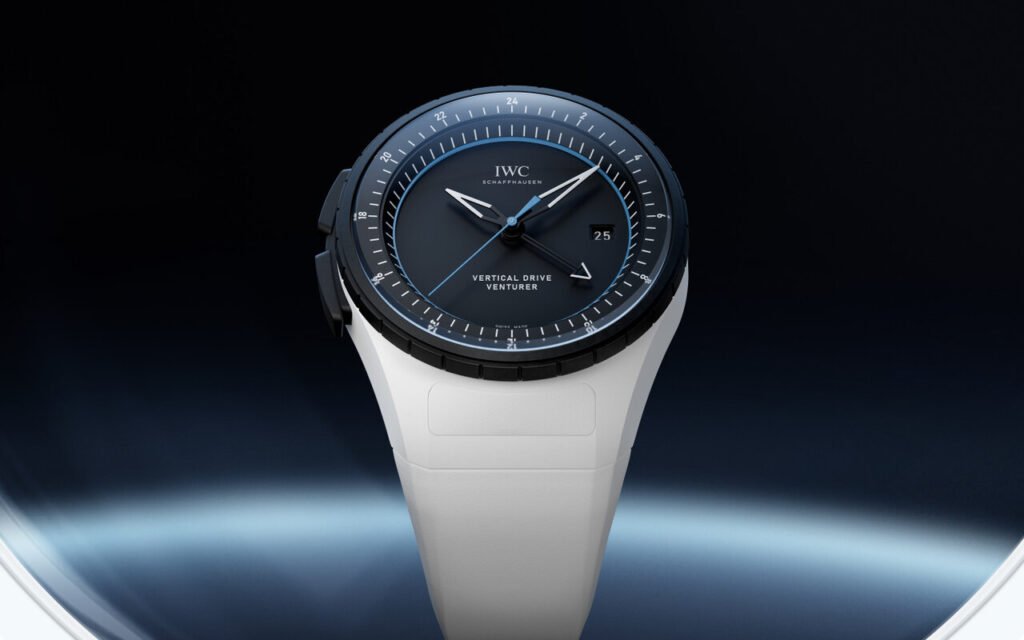 Sans couronne, en céramique et certifiée pour le vol spatial : IWC a dessiné la Pilot’s Venturer Vertical Drive pour les astronautes