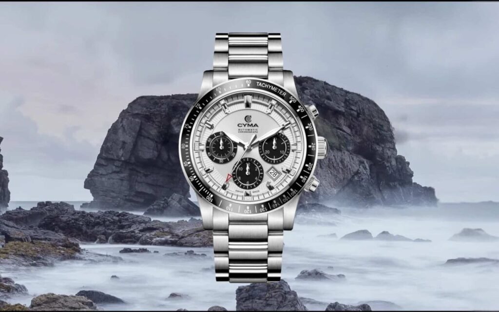 Une croix en relief dans l’échelle des heures : le Cyma Grand Maestro Steel Cross joue son identité sur un seul détail de cadran