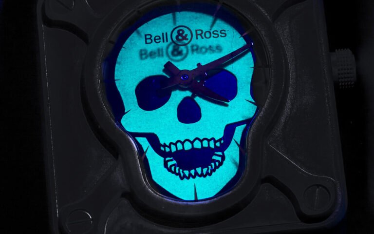 Lancée en 2005, la BR 01 de Bell & Ross a transformé un instrument de cockpit en icône carrée de l’horlogerie