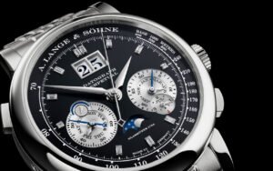Cinquante exemplaires, un seul métal : A. Lange & Söhne pousse la Datograph Perpetual jusqu’au bracelet en platine