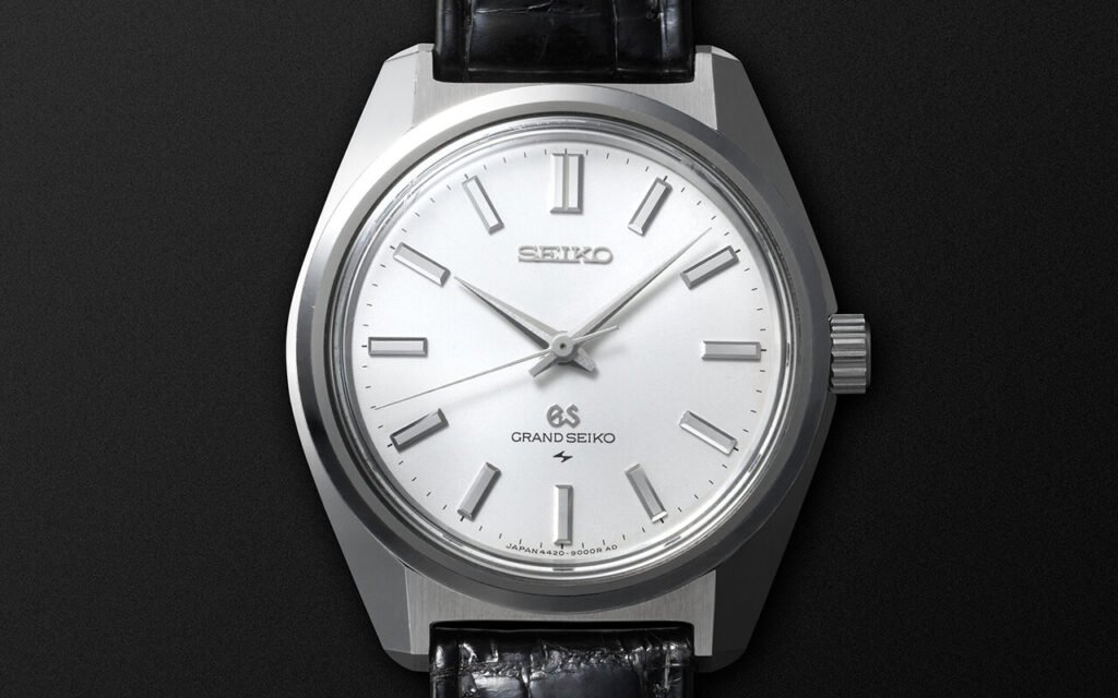 Index double à 12 heures, polissage Zaratsu, couronne semi-encastrée : la Grand Seiko 44GS de 1967 a fixé les neuf règles du style de la marque