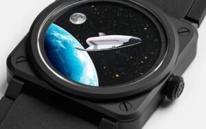 La Lune donne l’heure et un vaisseau Vortex les minutes : Bell & Ross limite la BR-03 Space Mission en céramique noire à 999 exemplaires, à 4 990 euros