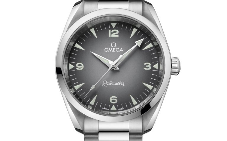 Née en 1957 avec la Speedmaster et arrêtée dès 1963 : la Railmaster, l’antimagnétique oubliée d’Omega, est revenue en 38 mm à 15 000 gauss