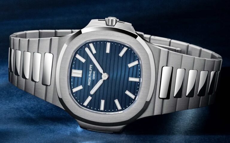 Platine de 38 mm et cadran sans trotteuse : Patek Philippe fête les cinquante ans de la Nautilus avec quatre pièces