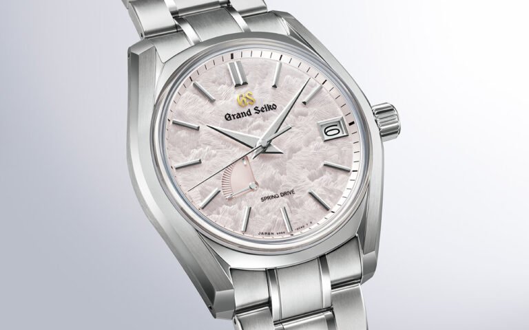 Un cadran rose texturé qui fixe les pétales de cerisier sur la rivière : la Grand Seiko SBGA413 Shunbun et son Spring Drive en titane