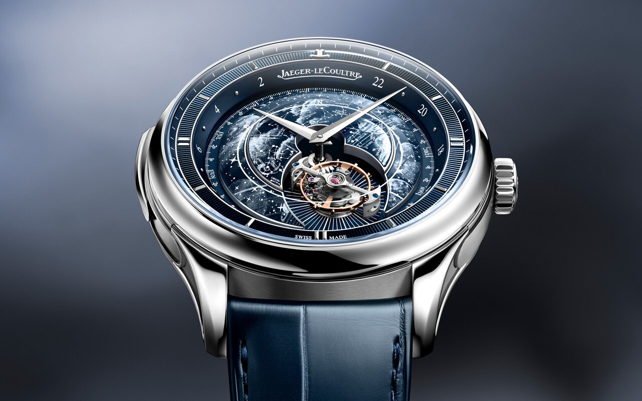 Montre Jaeger-LeCoultre en or blanc au cadran bleu émaillé représentant une carte du ciel étoilé, avec un tourbillon visible sous les aiguilles et un bracelet en alligator bleu