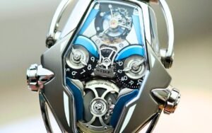 Cette montre suisse ne ressemble à aucune autre : MB&F dévoile un robot de 38 cm dont la tête devient une montre-bracelet