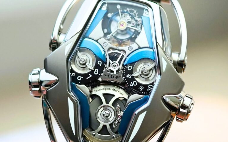 Cette montre suisse ne ressemble à aucune autre : MB&F dévoile un robot de 38 cm dont la tête devient une montre-bracelet